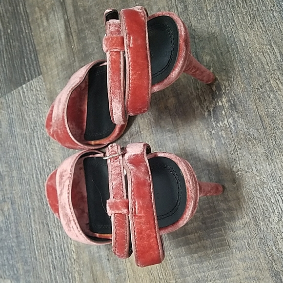 Sandro 36 or 6 Pink Velvet Tan bottom Buckle Ankle strap New without Tags Box - Picture 8 of 16